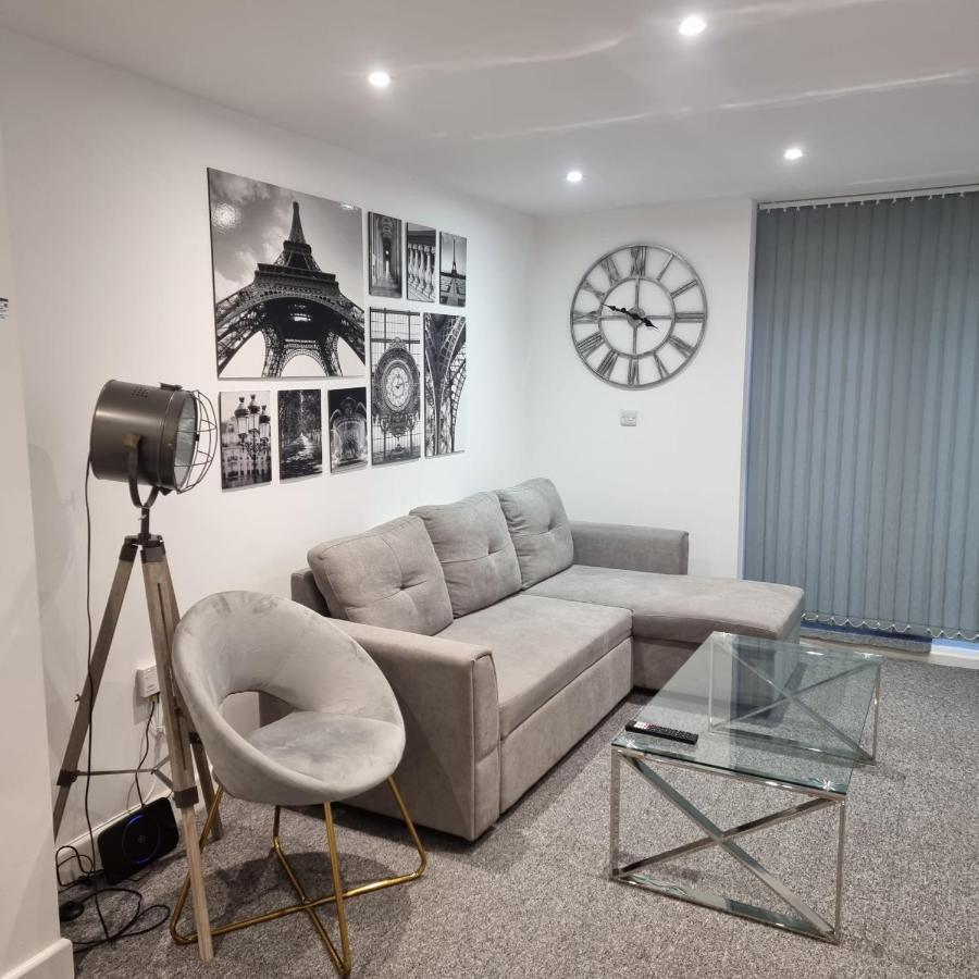 Classic 2 Bed Apartment In Oldkent Road London Bagian luar foto