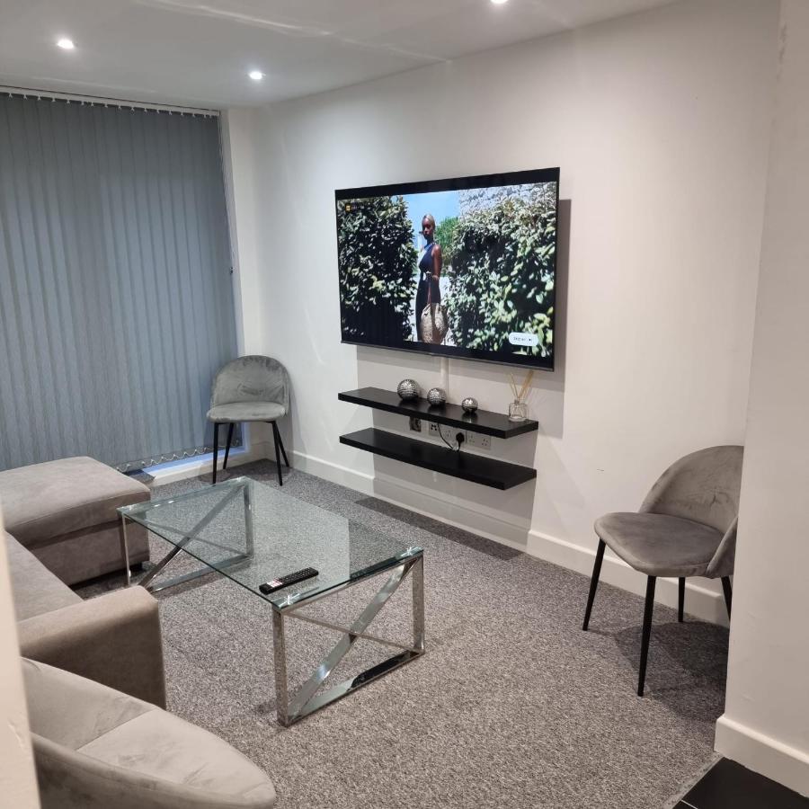 Classic 2 Bed Apartment In Oldkent Road London Bagian luar foto