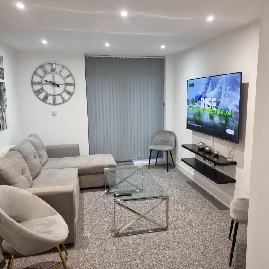 Classic 2 Bed Apartment In Oldkent Road London Bagian luar foto
