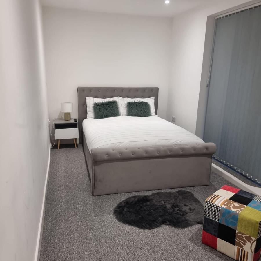 Classic 2 Bed Apartment In Oldkent Road London Bagian luar foto