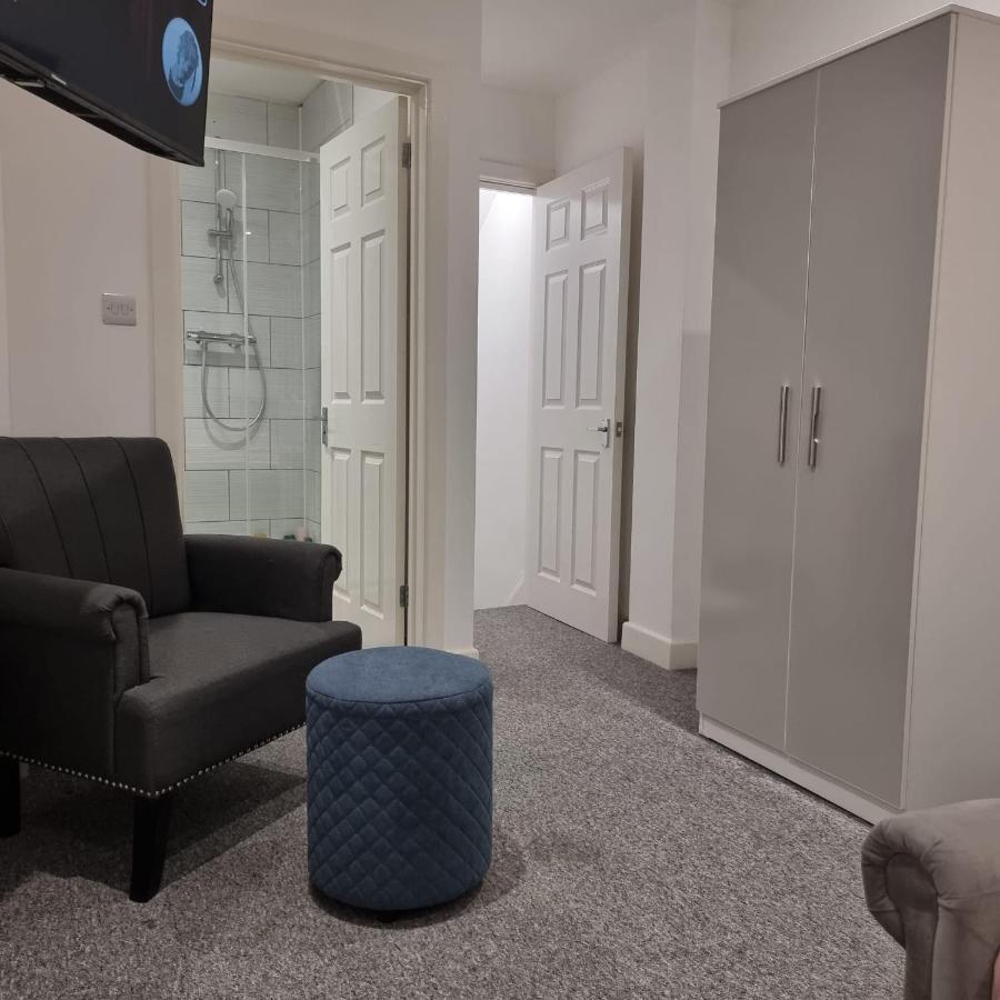 Classic 2 Bed Apartment In Oldkent Road London Bagian luar foto