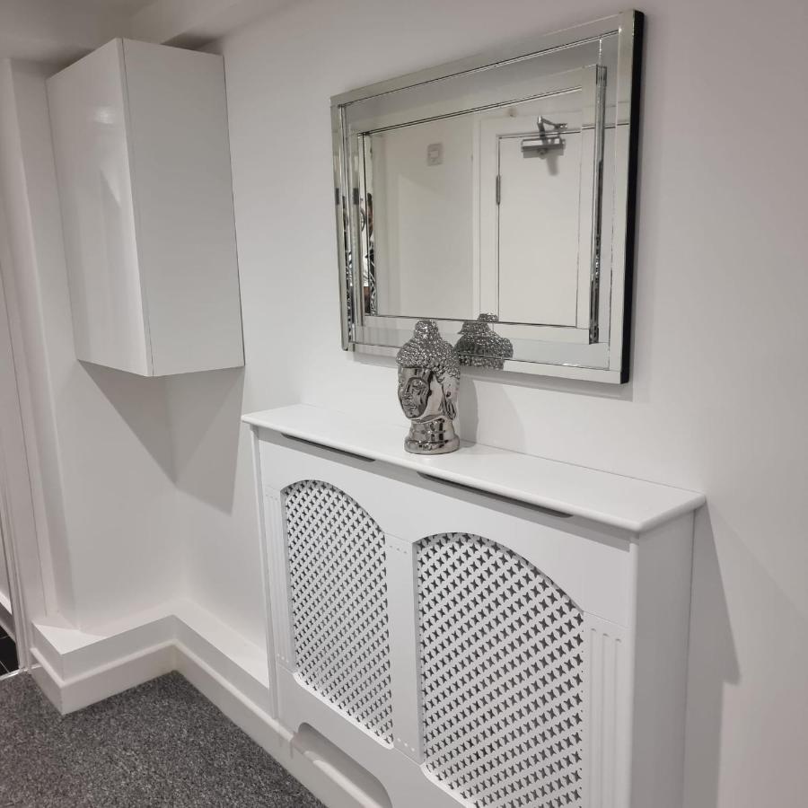 Classic 2 Bed Apartment In Oldkent Road London Bagian luar foto