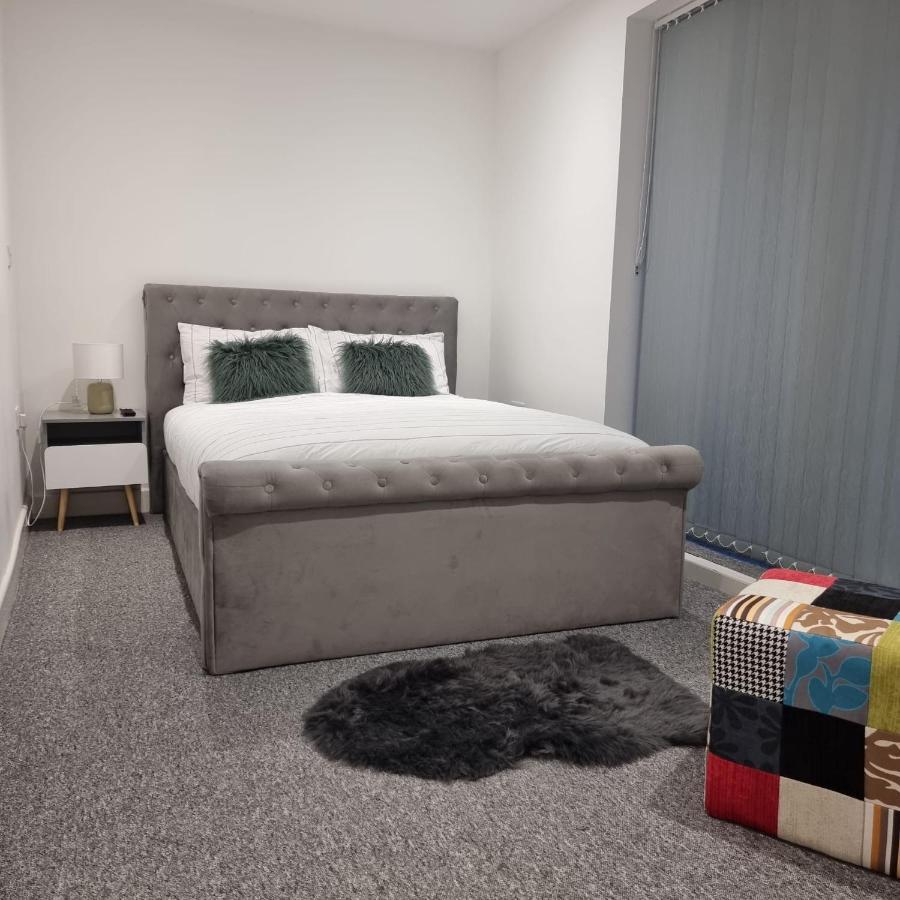 Classic 2 Bed Apartment In Oldkent Road London Bagian luar foto